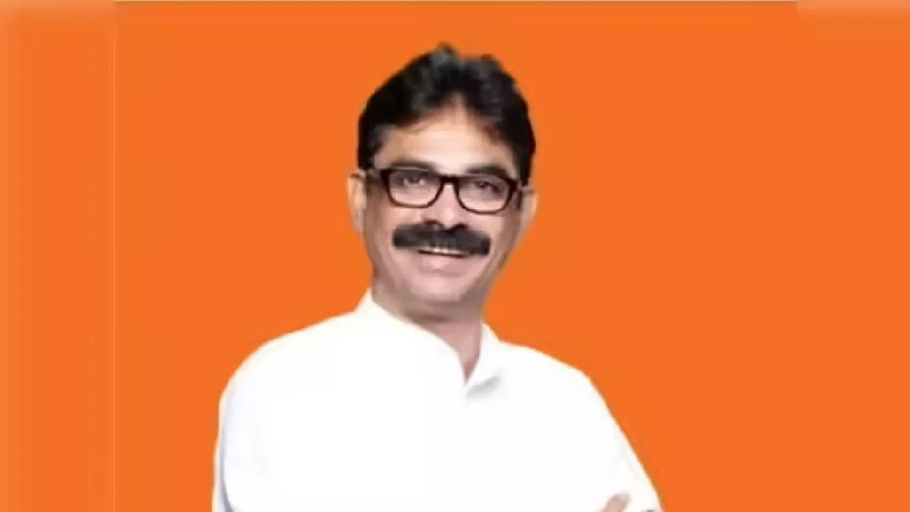 मुंबई महानगरपालिका निवडणुकांच्या पार्श्वभूमीवर विविध पक्षांकडून उमेदवारांच्या याद्या जाहीर होत असताना