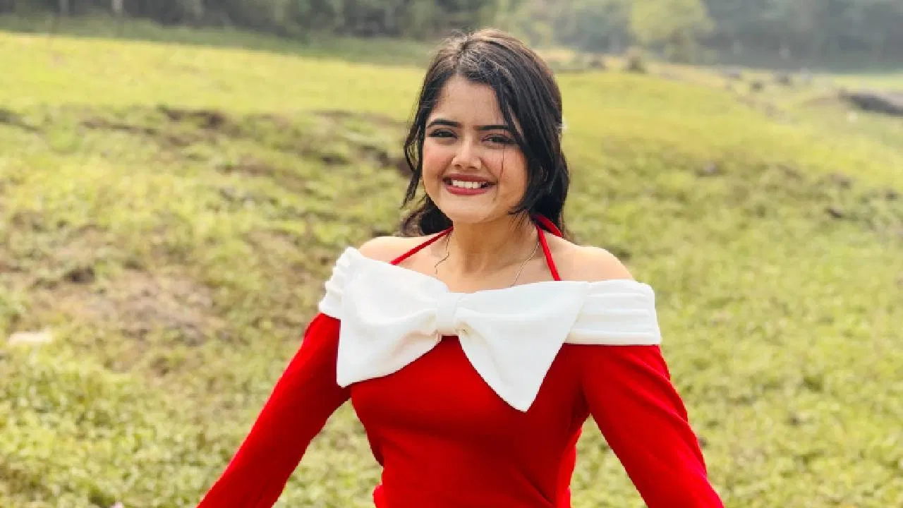 झी मराठीवरील लोकप्रिय मालिका ‘कमळी’ मधील अनिका या भूमिकेमुळे घराघरात पोहोचलेली अभिनेत्री केतकी कुलकर्णी हिने सरत्या 2025 वर्षाबद्दल मनमोकळेपणाने भावना व्यक्त केल्या आहेत