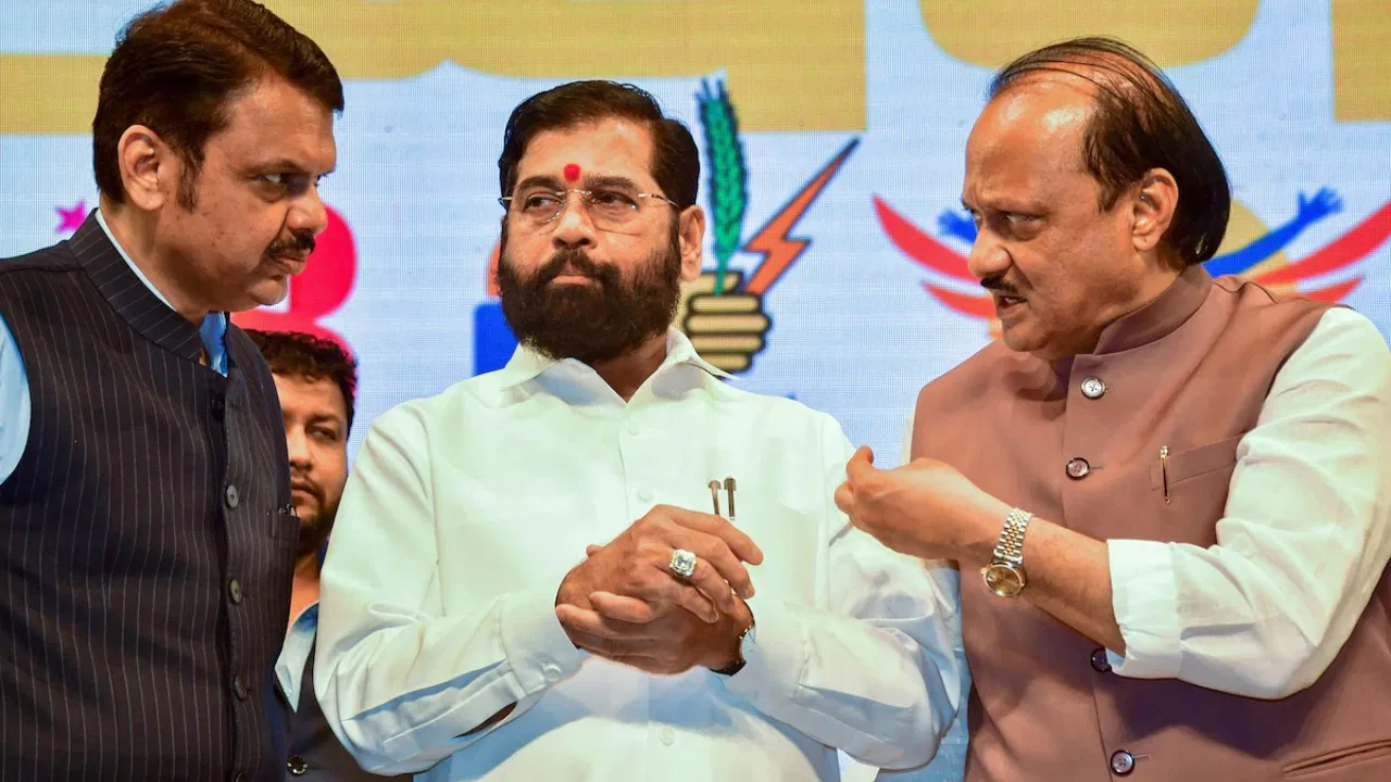 राज्यातील २९ महानगरपालिका निवडणुकांचे बिगुल वाजल्यानंतर राजकीय वातावरण तापलं आहे